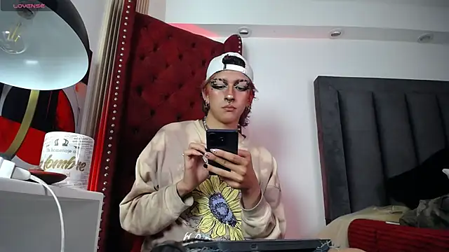 Cain Dantalion online show from April 14, 2026, 3:33 am