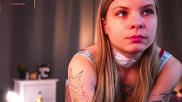 ZofiaPantano online show from April 9, 2026, 3:29 pm