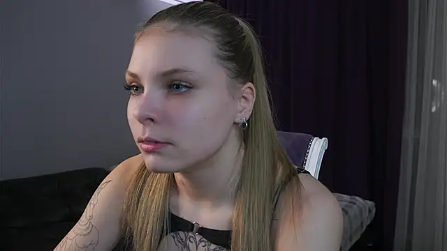 ZofiaPantano online show from March 8, 2026, 2:53 pm