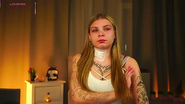 ZofiaPantano online show from March 28, 2026, 3:02 pm