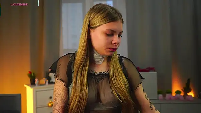 ZofiaPantano online show from April 1, 2026, 2:36 pm