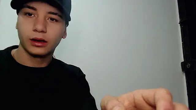 Snapshot of Angel_boyx chatting on February 20, 2026, 3:36 pm Angel boyx online show from February 20, 2026, 3:36 pm