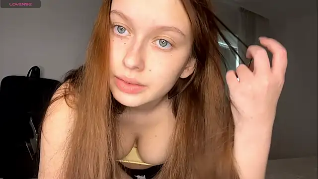 Snapshot of LoryMusetti chatting on April 17, 2026, 2:09 pm LoryMusetti online show from April 17, 2026, 2:09 pm