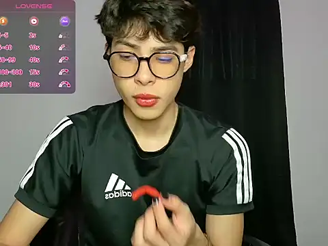 Snapshot of leotnk chatting on February 19, 2026, 9:34 pm leotnk online show from February 19, 2026, 9:34 pm