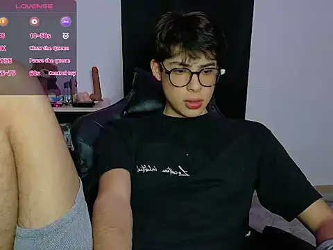 Snapshot of leotnk chatting on February 17, 2026, 9:12 pm leotnk online show from February 17, 2026, 9:12 pm