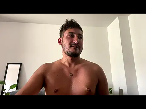 Heytincho online show from February 14, 2026, 7:47 pm