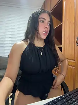 Luna rousse26 online show from June 1, 2026, 12:27 pm