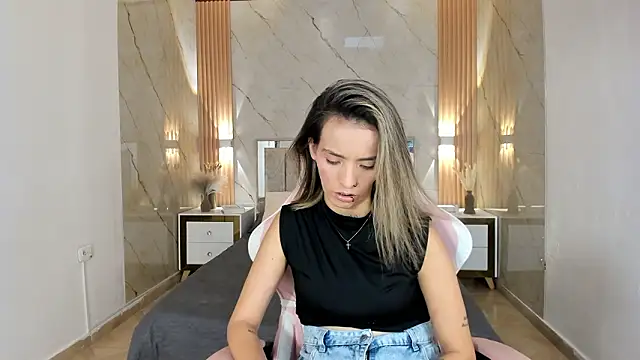 Snapshot of your_whore_Salome chatting on March 21, 2026, 6:45 pm your whore Salome online show from March 21, 2026, 6:45 pm