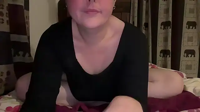 Snapshot of Ewelinababy chatting on February 25, 2026, 9:58 pm Ewelinababy online show from February 25, 2026, 9:58 pm