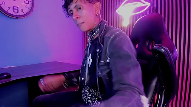 Snapshot of Maximoking26 chatting on February 21, 2026, 4:36 am Maximoking26 online show from February 21, 2026, 4:36 am