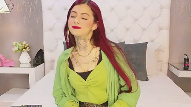 AntonellaEscudero online show from April 30, 2026, 7:54 pm