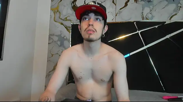 Snapshot of Couple_In_Heat chatting on March 19, 2026, 7:36 pm Couple In Heat online show from March 19, 2026, 7:36 pm