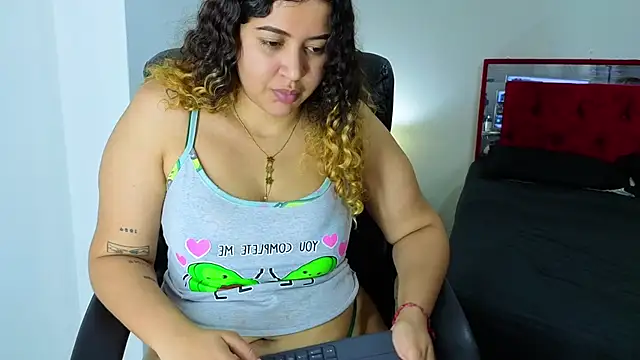 Snapshot of goodgirlxxl chatting on April 28, 2026, 2:27 am goodgirlxxl online show from April 28, 2026, 2:27 am