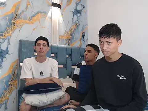 Snapshot of GOLD_BOYS chatting on February 24, 2026, 1:12 pm GOLD BOYS online show from February 24, 2026, 1:12 pm