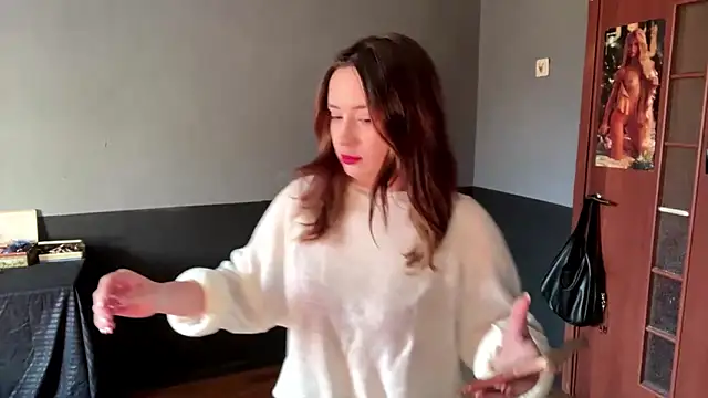 Snapshot of AnnmariePedone chatting on February 18, 2026, 11:06 am AnnmariePedone online show from February 18, 2026, 11:06 am