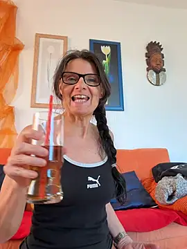 Snapshot of Dance_Lady chatting on February 26, 2026, 1:22 pm Dance Lady online show from February 26, 2026, 1:22 pm