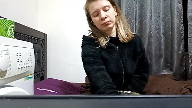 Snapshot of EtherealEm chatting on February 19, 2026, 6:38 pm EtherealEm online show from February 19, 2026, 6:38 pm