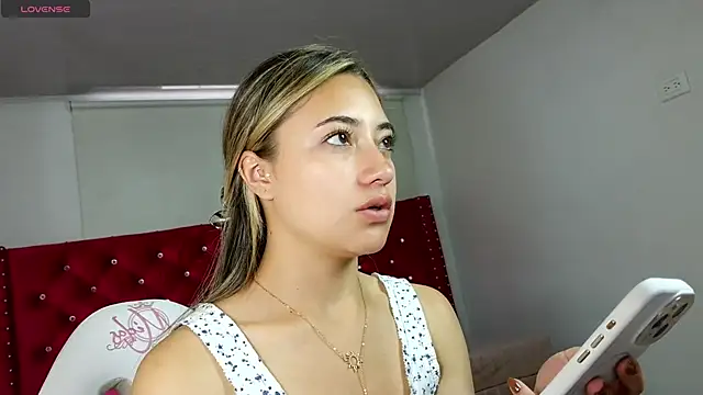 Snapshot of amy_ker_m chatting on April 20, 2026, 8:32 pm amy ker m online show from April 20, 2026, 8:32 pm