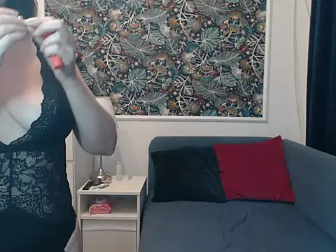 SaraGina online show from February 18, 2026, 9:00 pm