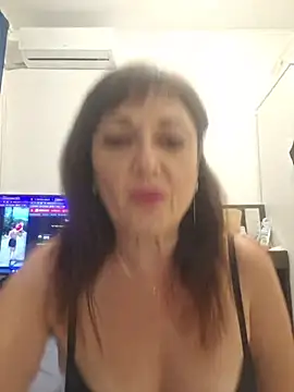 SaraGina online show from June 25, 2026, 8:58 pm