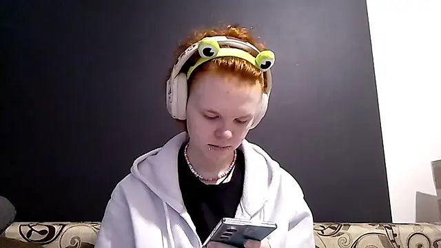 Snapshot of CurlaPettyBom chatting on February 21, 2026, 8:05 am CurlaPettyBom online show from February 21, 2026, 8:05 am