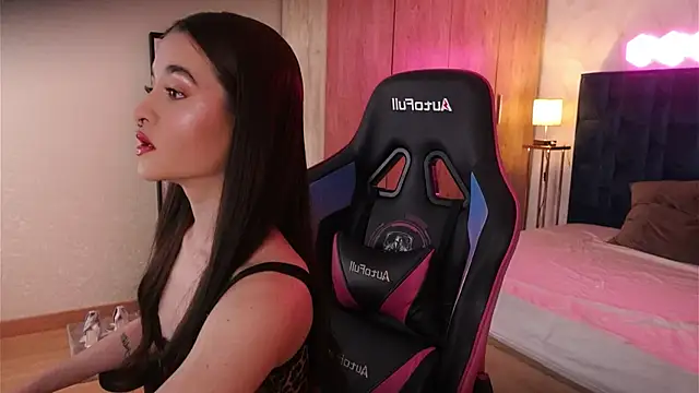 Snapshot of LucyDeLuca chatting on March 3, 2026, 7:48 am LucyDeLuca online show from March 3, 2026, 7:48 am