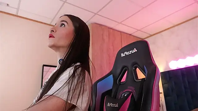 Snapshot of LucyDeLuca chatting on February 26, 2026, 7:52 am LucyDeLuca online show from February 26, 2026, 7:52 am