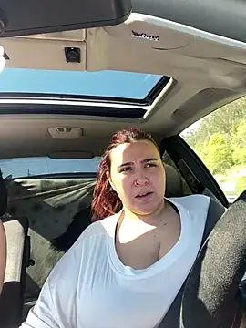 Sandragll online show from April 6, 2026, 10:38 am