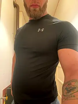 Snapshot of Tiziano94 chatting on March 7, 2026, 5:07 pm Tiziano94 online show from March 7, 2026, 5:07 pm