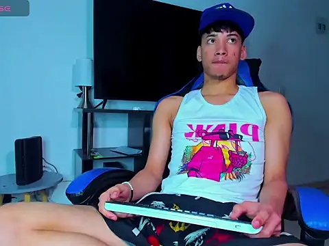 Lyam Russo online show from April 7, 2026, 8:05 am