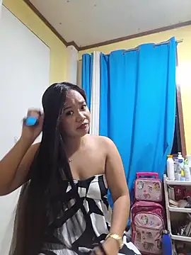 Polished Princess online show from April 5, 2026, 12:01 pm