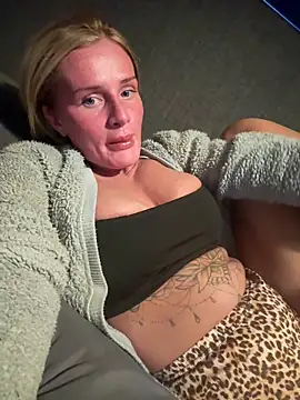 jadey19x online show from June 7, 2026, 8:47 pm