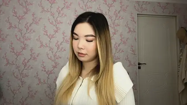 Snapshot of Elina_Mottel chatting on February 20, 2026, 8:27 am Elina Mottel online show from February 20, 2026, 8:27 am