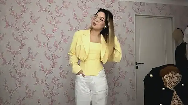 Snapshot of Elina_Mottel chatting on February 24, 2026, 9:21 am Elina Mottel online show from February 24, 2026, 9:21 am