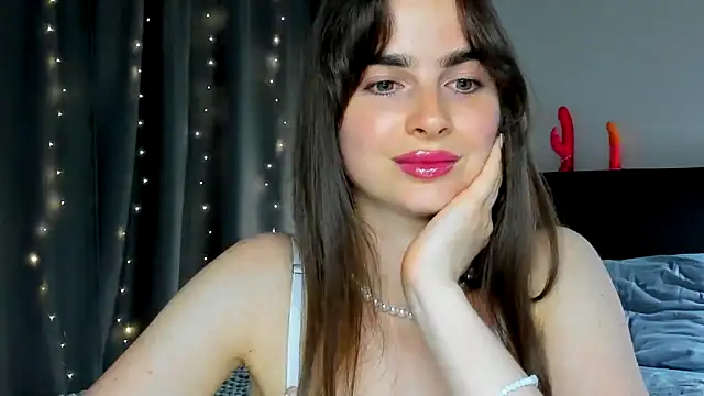 Snapshot of megann_fox2 chatting on May 31, 2026, 6:09 pm megann fox2 online show from May 31, 2026, 6:09 pm