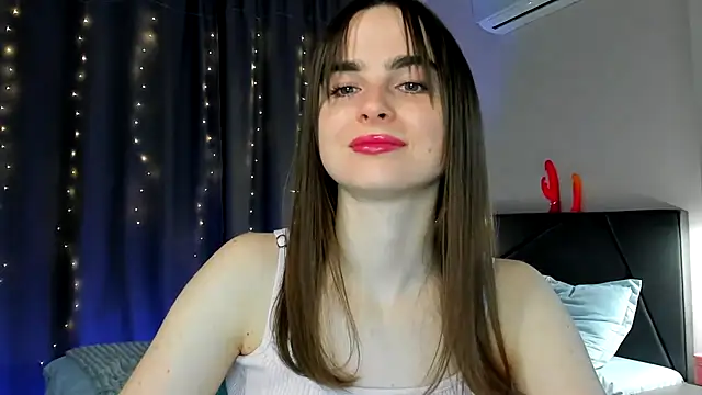 Snapshot of megann_fox2 chatting on March 5, 2026, 7:32 pm megann fox2 online show from March 5, 2026, 7:32 pm