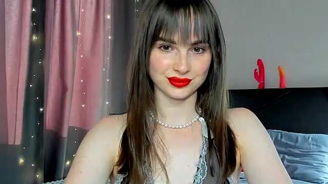 Snapshot of megann_fox2 chatting on June 17, 2026, 3:11 pm megann fox2 online show from June 17, 2026, 3:11 pm