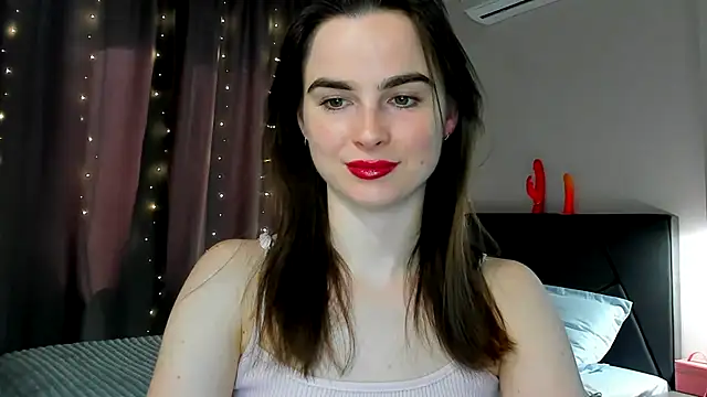 Snapshot of megann_fox2 chatting on March 10, 2026, 12:31 pm megann fox2 online show from March 10, 2026, 12:31 pm