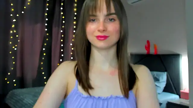 Snapshot of megann_fox2 chatting on April 15, 2026, 12:10 pm megann fox2 online show from April 15, 2026, 12:10 pm