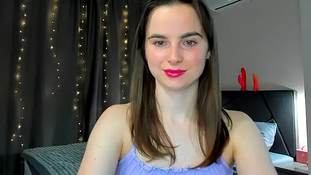 Snapshot of megann_fox2 chatting on April 10, 2026, 12:01 pm megann fox2 online show from April 10, 2026, 12:01 pm