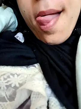 Armasexyy online show from April 13, 2026, 10:14 pm