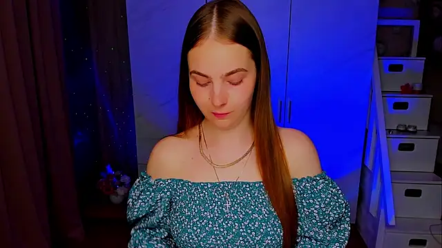 Maddy Wood  online show from May 7, 2026, 1:47 pm