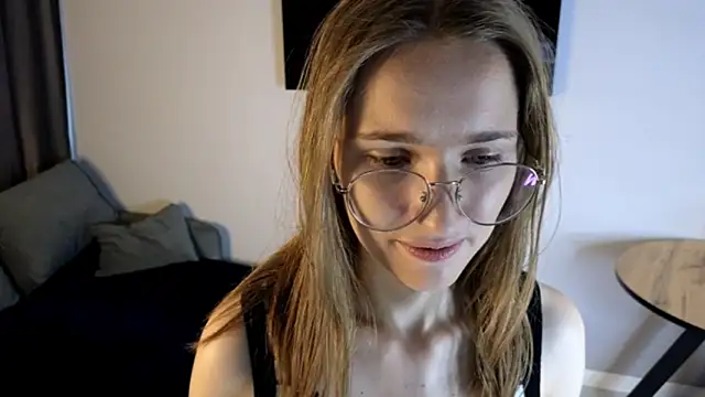 Snapshot of AshleyyJones chatting on June 28, 2026, 2:12 pm AshleyyJones online show from June 28, 2026, 2:12 pm