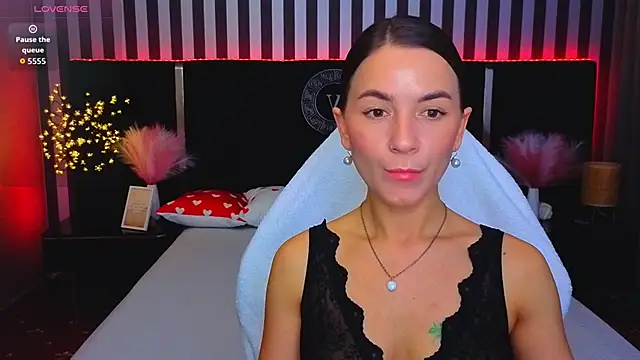 GracefulMichelle online show from May 19, 2026, 7:32 pm
