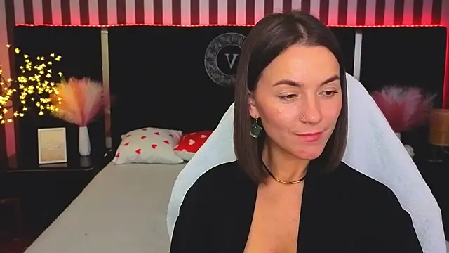 GracefulMichelle online show from May 19, 2026, 1:56 am