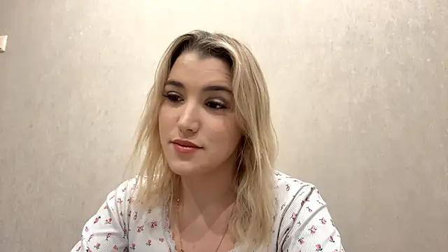 Snapshot of MerryVideo chatting on March 3, 2026, 9:11 pm MerryVideo online show from March 3, 2026, 9:11 pm