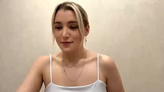 Snapshot of MerryVideo chatting on March 5, 2026, 8:05 pm MerryVideo online show from March 5, 2026, 8:05 pm