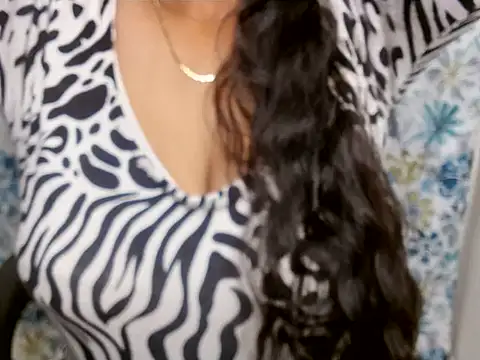 YOUR URVI  online show from February 17, 2026, 5:27 am