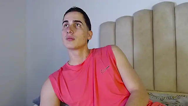 ryanlevi1 online show from March 10, 2026, 1:37 pm