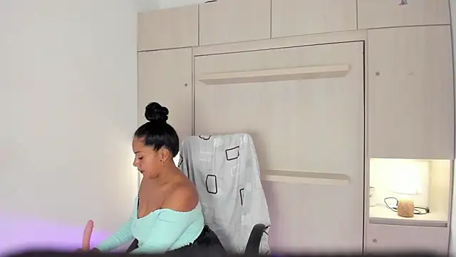 Snapshot of AllieBennet chatting on February 26, 2026, 7:36 pm AllieBennet online show from February 26, 2026, 7:36 pm